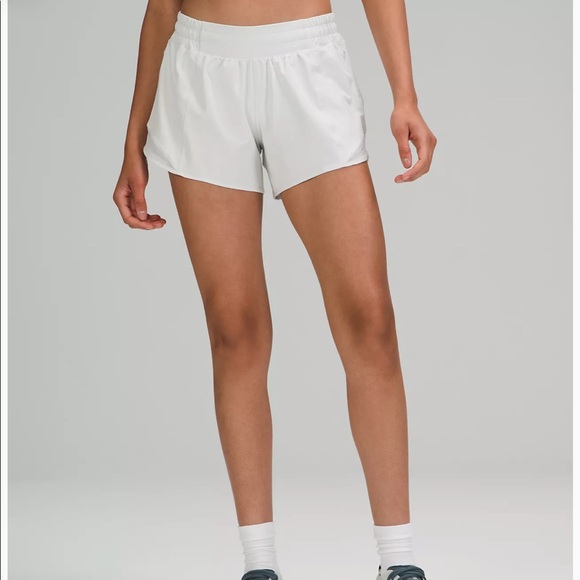 Size 4 Lululemon Low-Rise Hotty Hot Short 4” - Picture 2 of 5